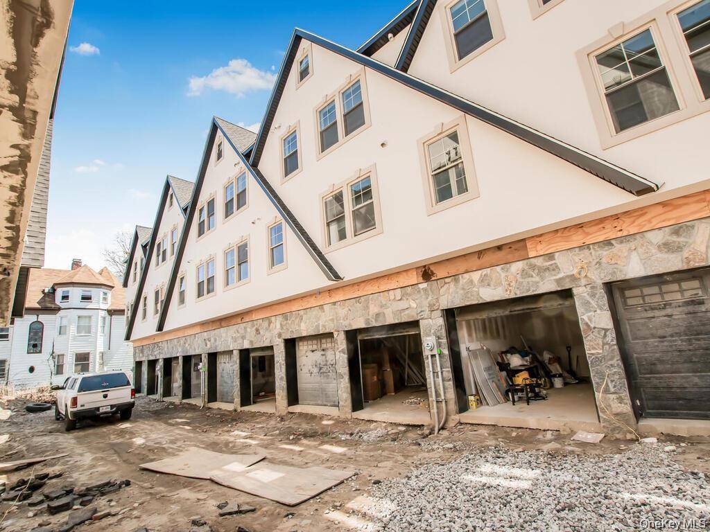 65 W 2nd ST #6, Mount Vernon, NY 10550