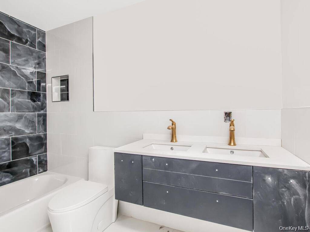 65 W 2nd ST #6, Mount Vernon, NY 10550
