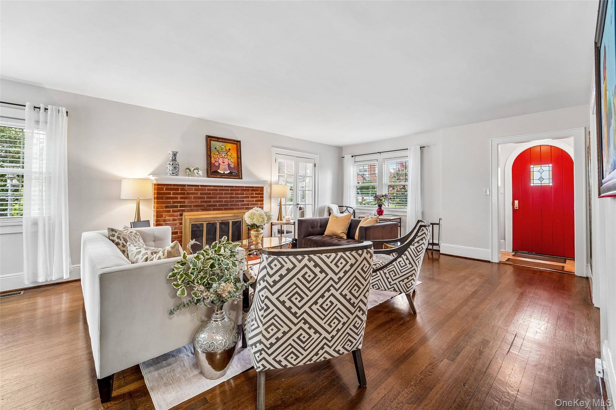 7 Parkview CT, White Plains, NY 10603