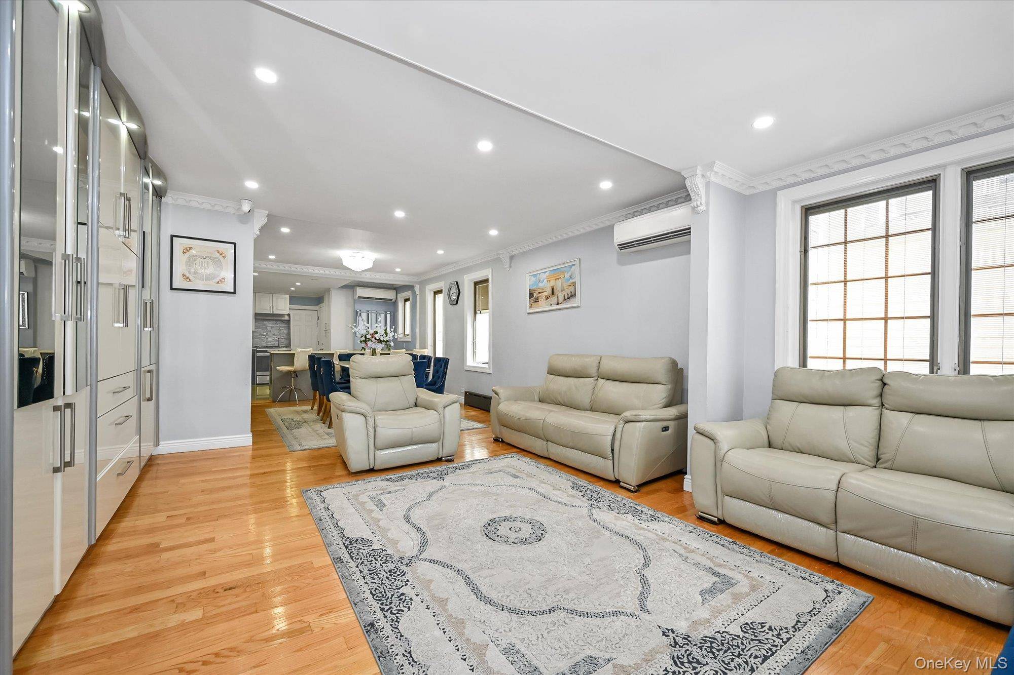 8023 169th ST, Hillcrest (queens), NY 11432