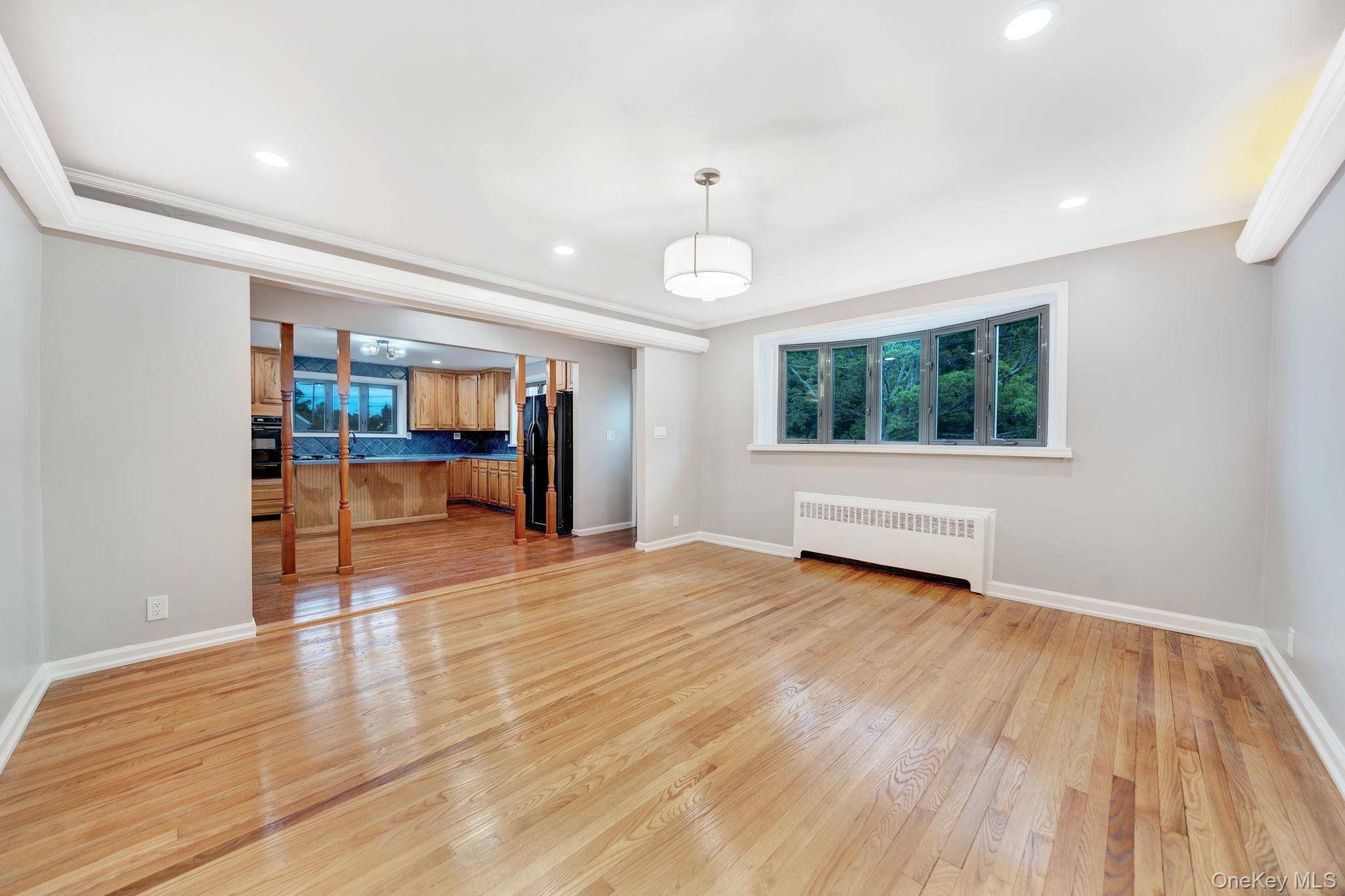634 Leonard AVE, Uniondale, NY 11553