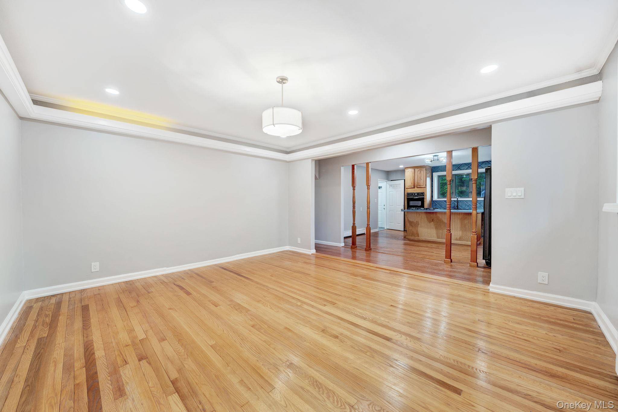 634 Leonard AVE, Uniondale, NY 11553