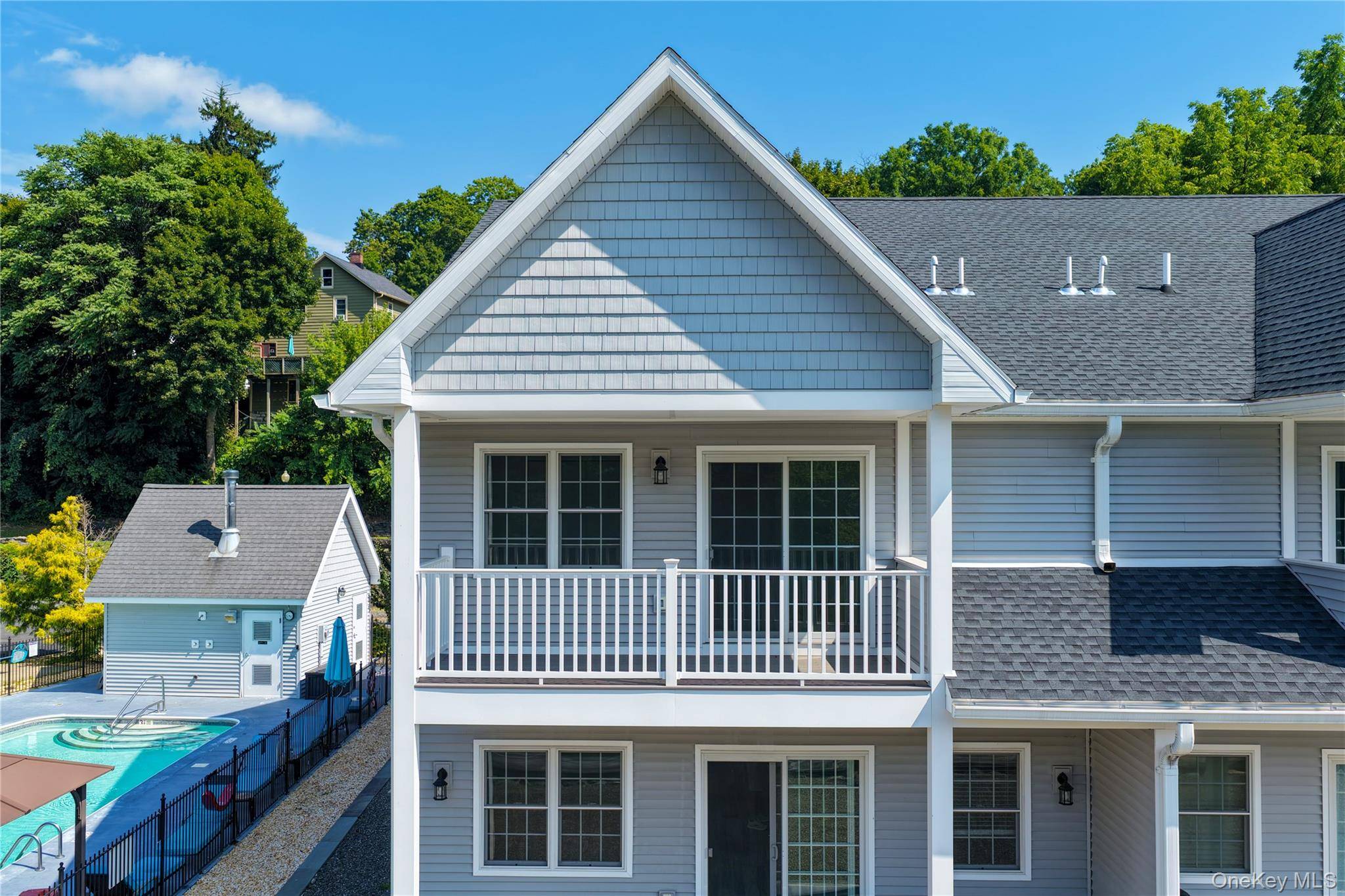25 Marina DR, Catskill, NY 12414