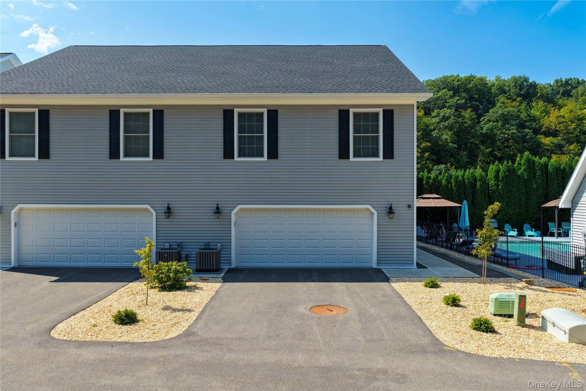 25 Marina DR, Catskill, NY 12414