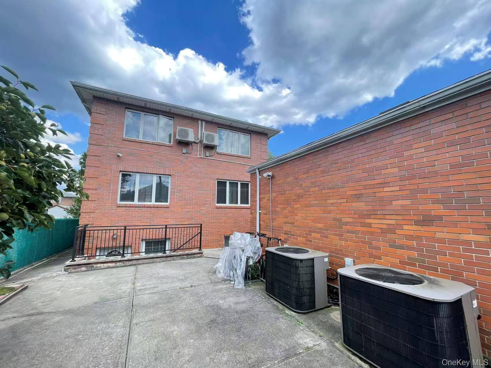 58-14 256th ST, Little Neck, NY 11362