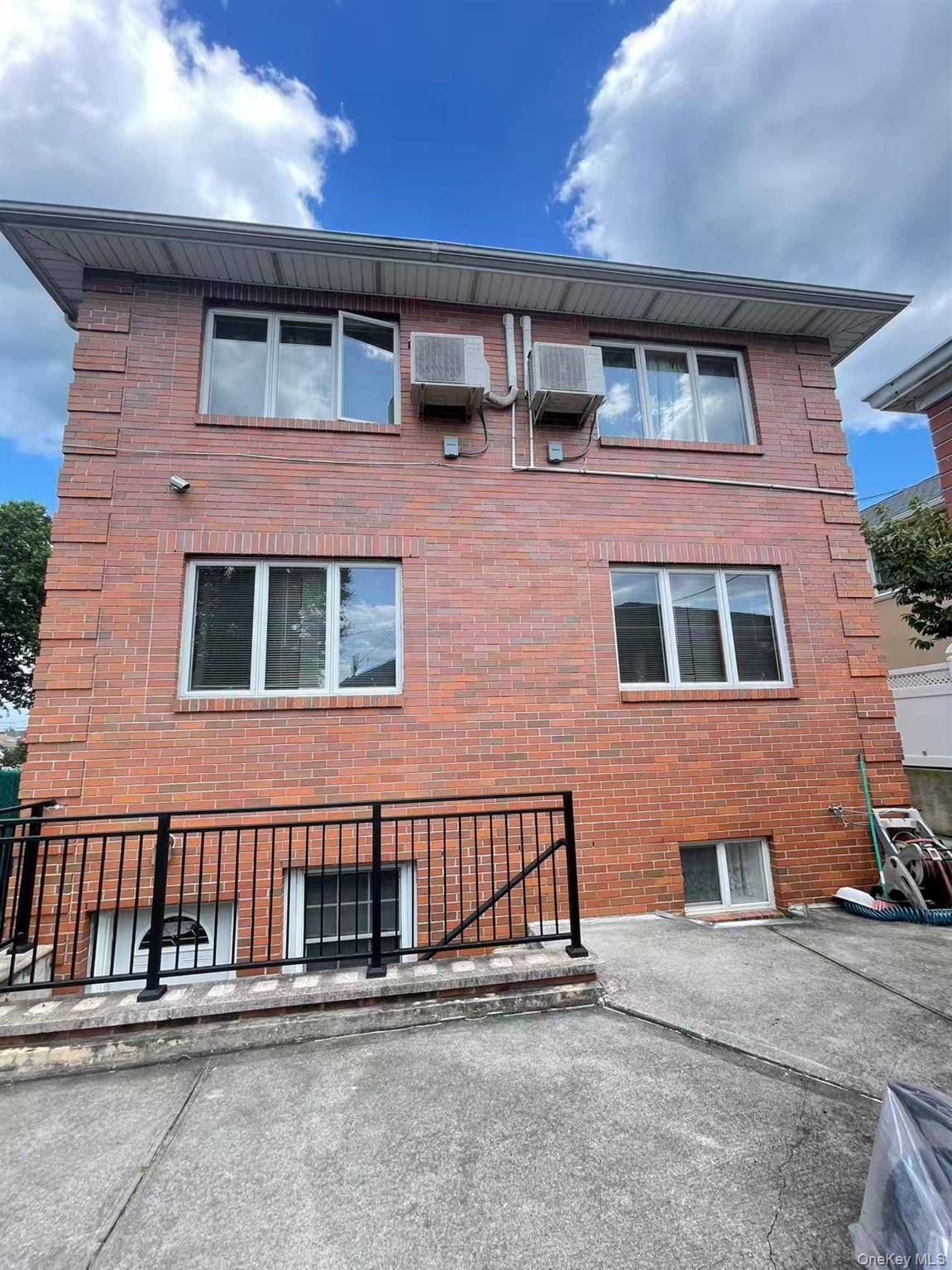 58-14 256th ST, Little Neck, NY 11362
