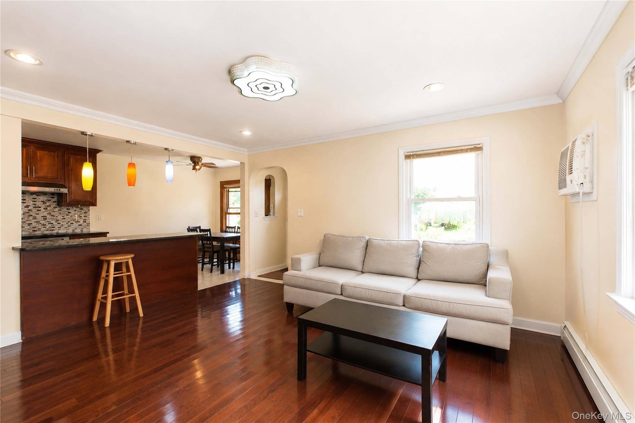 175 Latham RD, Mineola, NY 11501