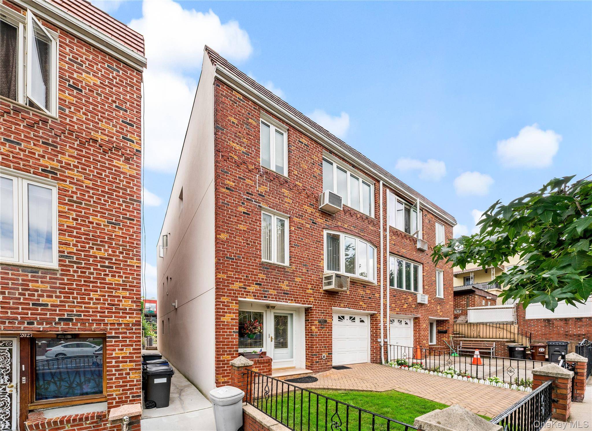 2031 36th ST, Astoria, NY 11105