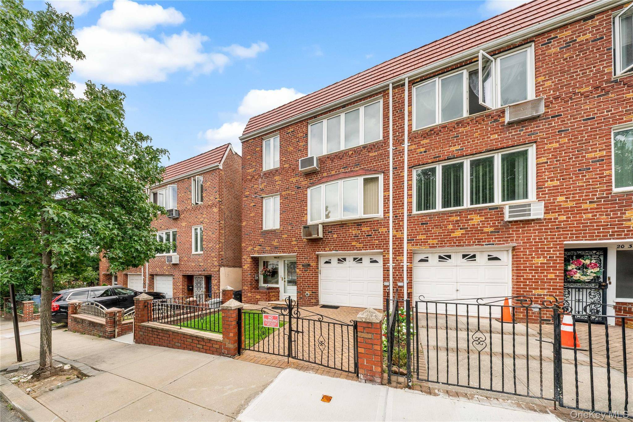 2031 36th ST, Astoria, NY 11105