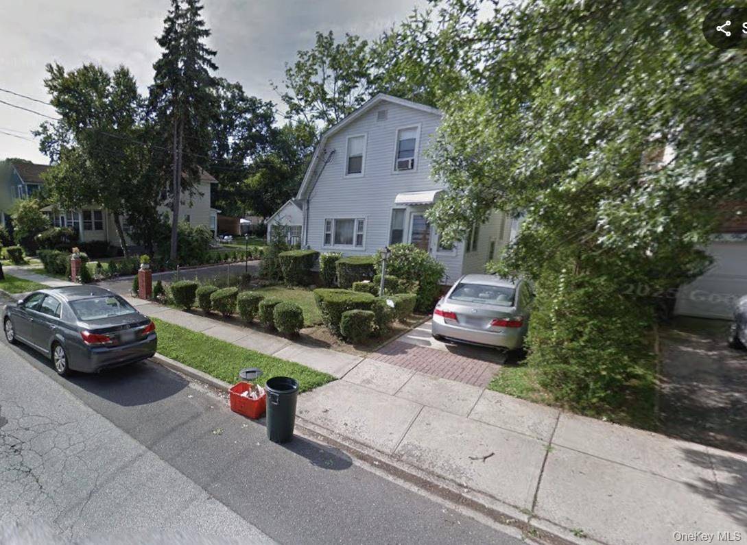 528 Maple ST, West Hempstead, NY 11552
