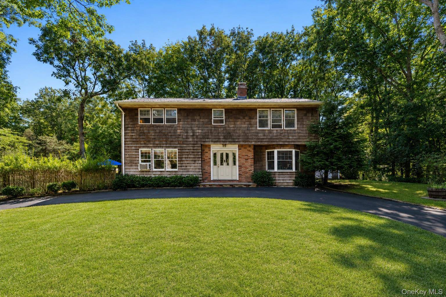 45 Shadyrest DR, Sag Harbor, NY 11963