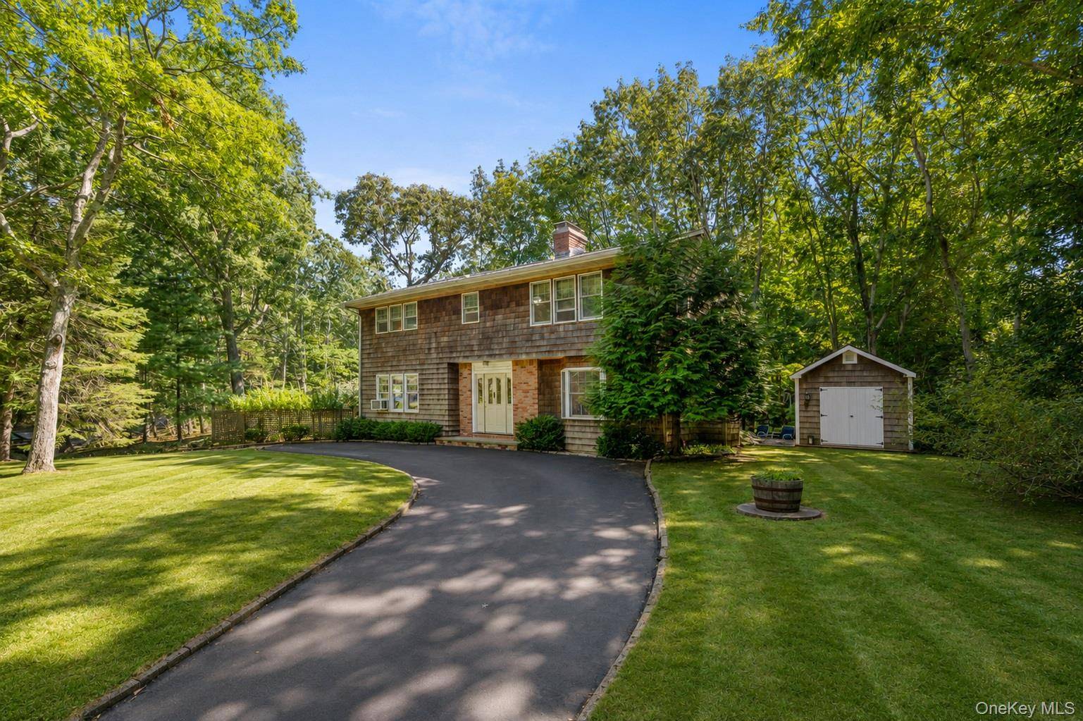 45 Shadyrest DR, Sag Harbor, NY 11963