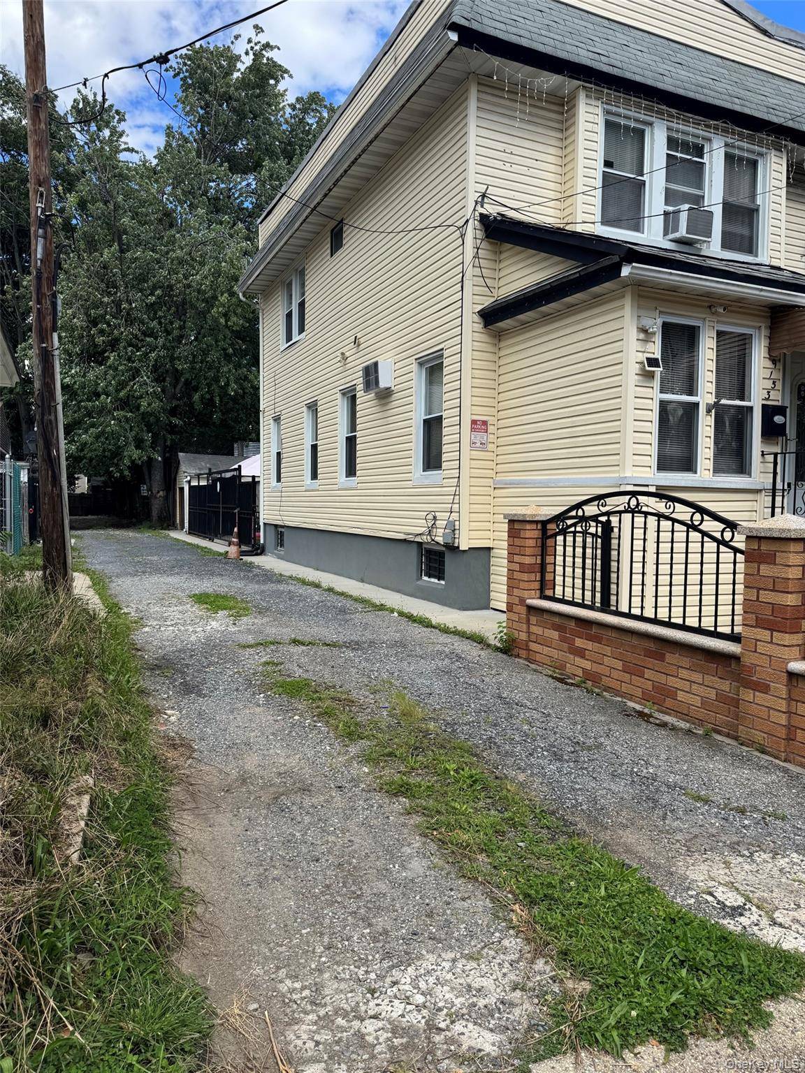 91-53 96th ST, Woodhaven, NY 11421
