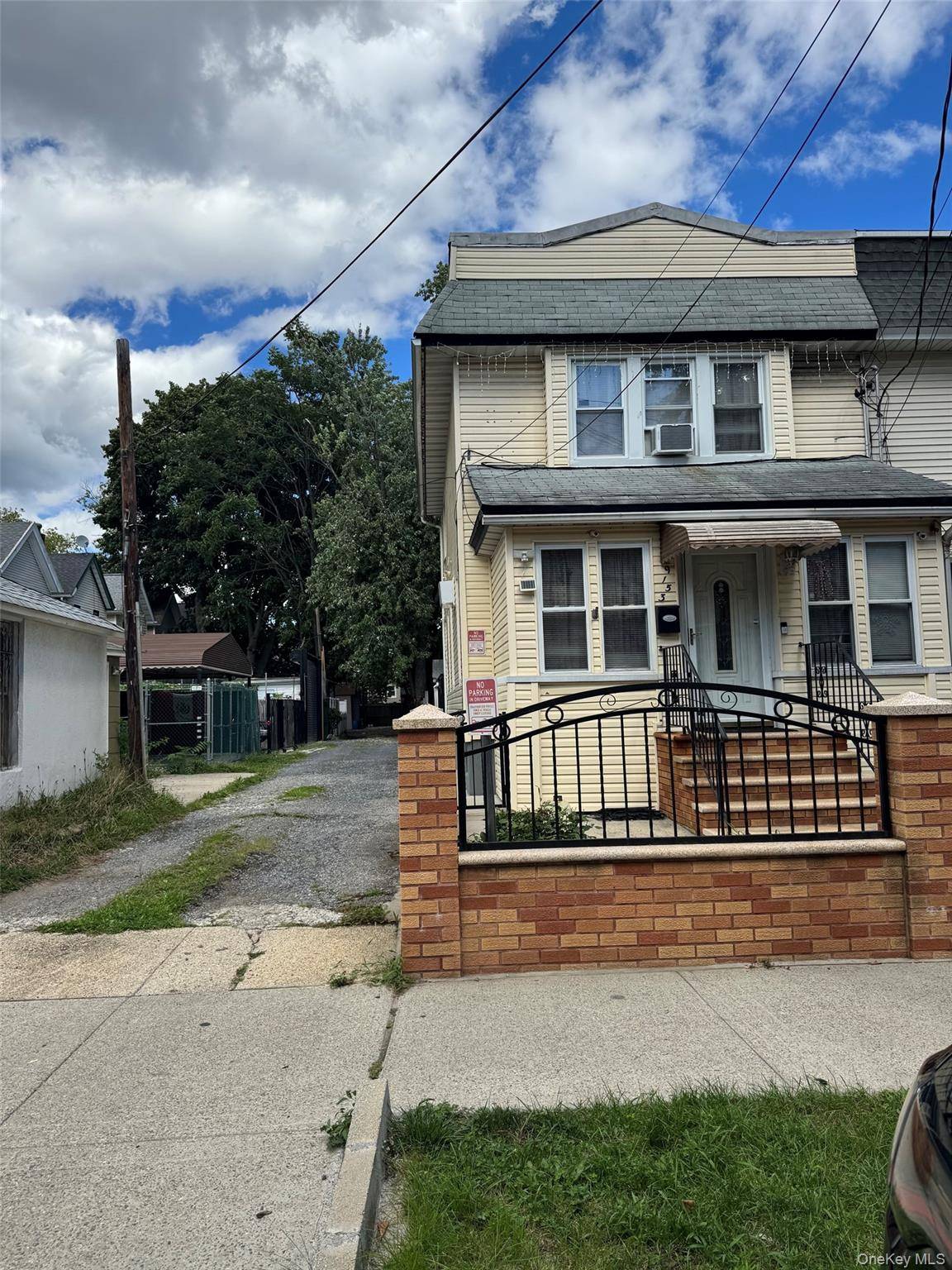 91-53 96th ST, Woodhaven, NY 11421