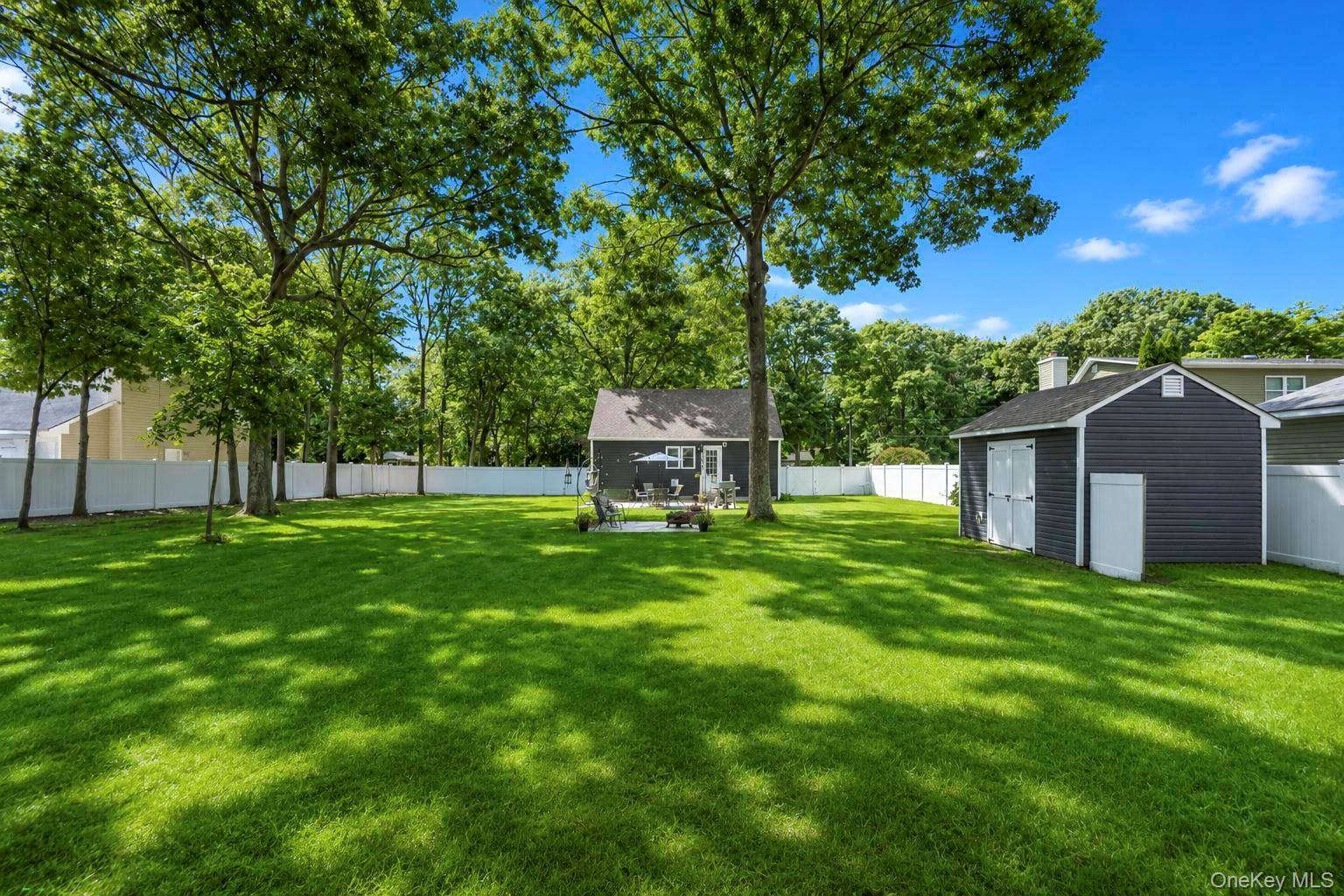 51 Roberts RD, Shirley, NY 11967