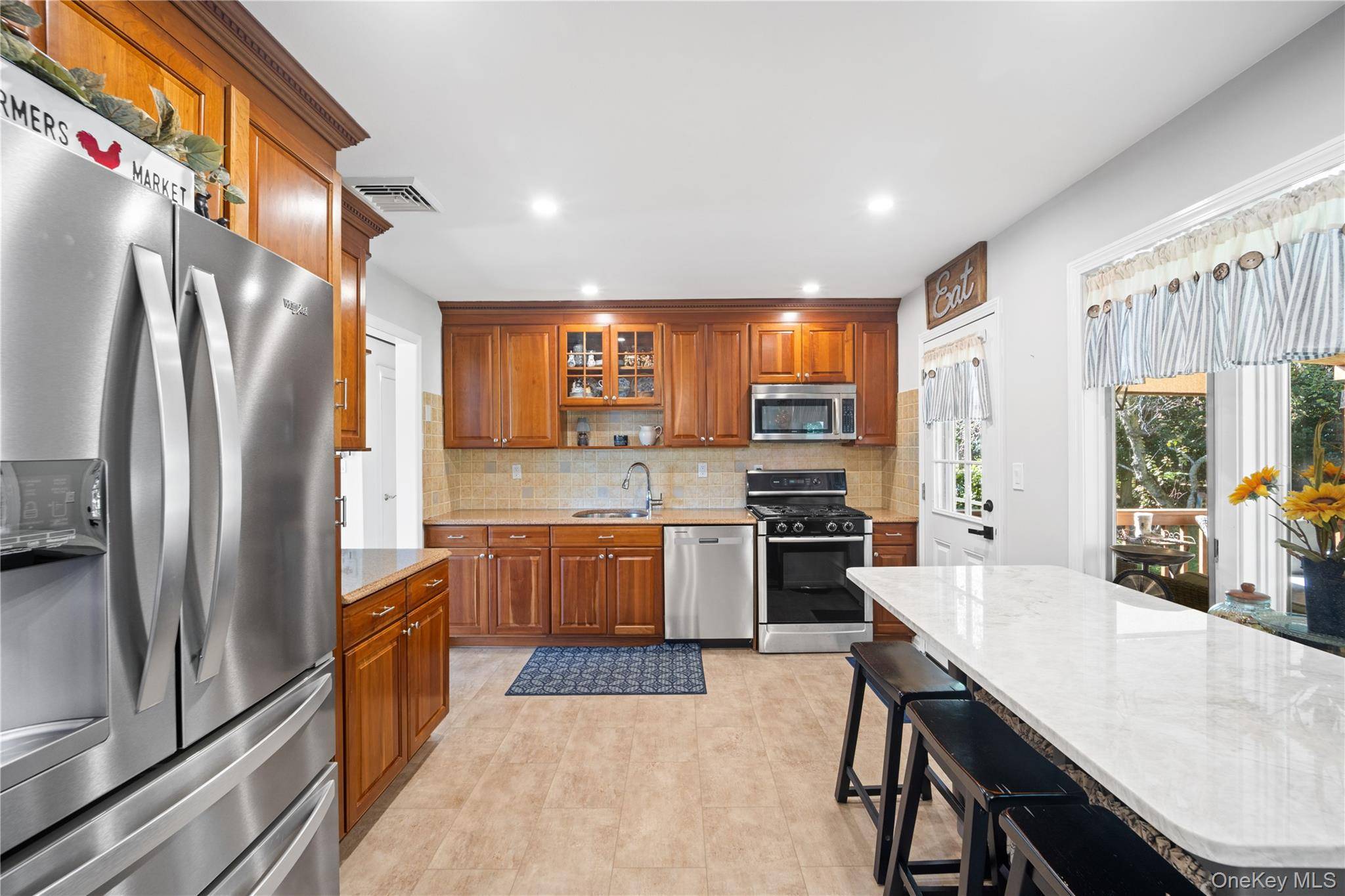 6 Reeback DR, Ossining, NY 10562