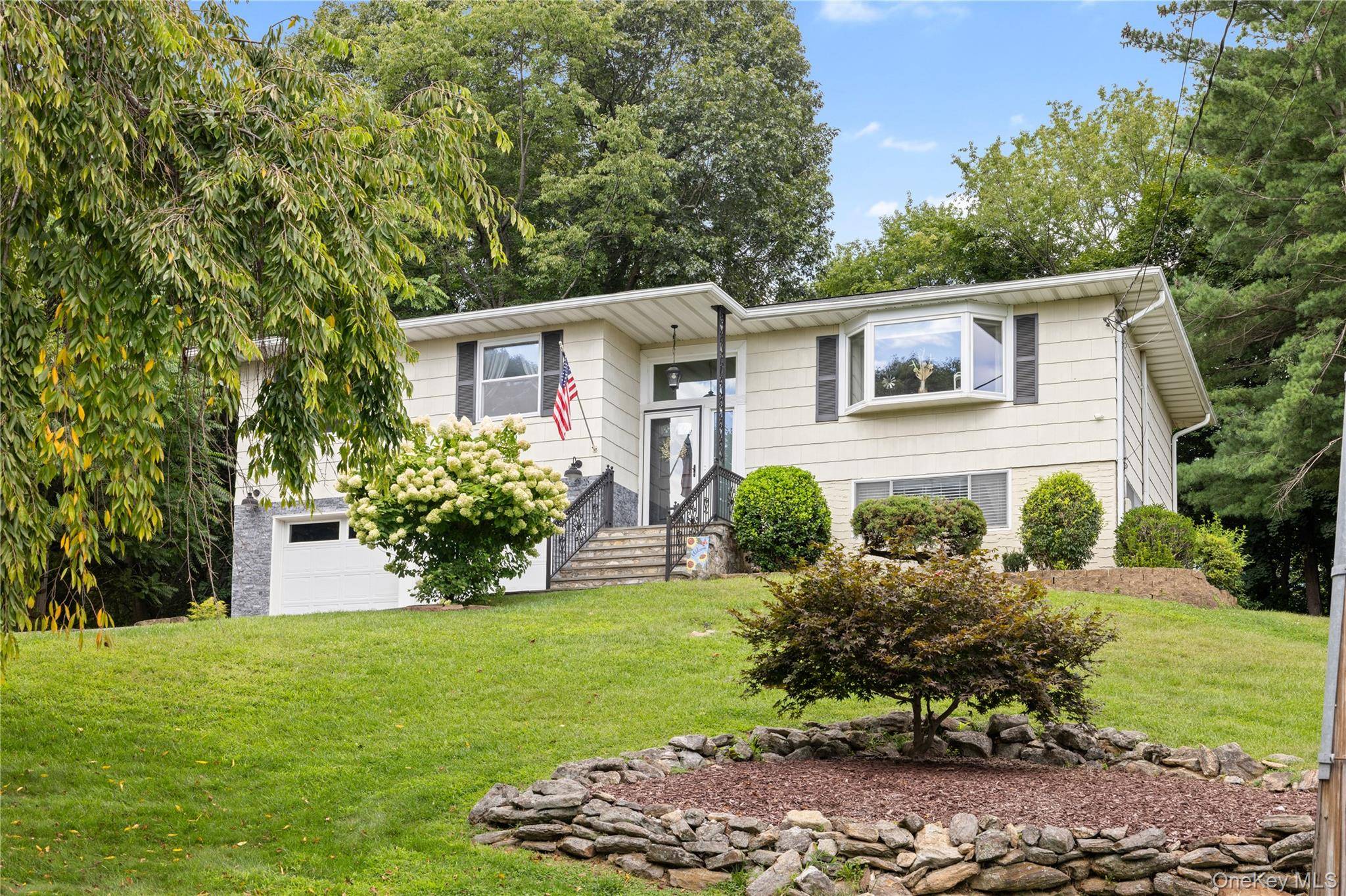 6 Reeback DR, Ossining, NY 10562