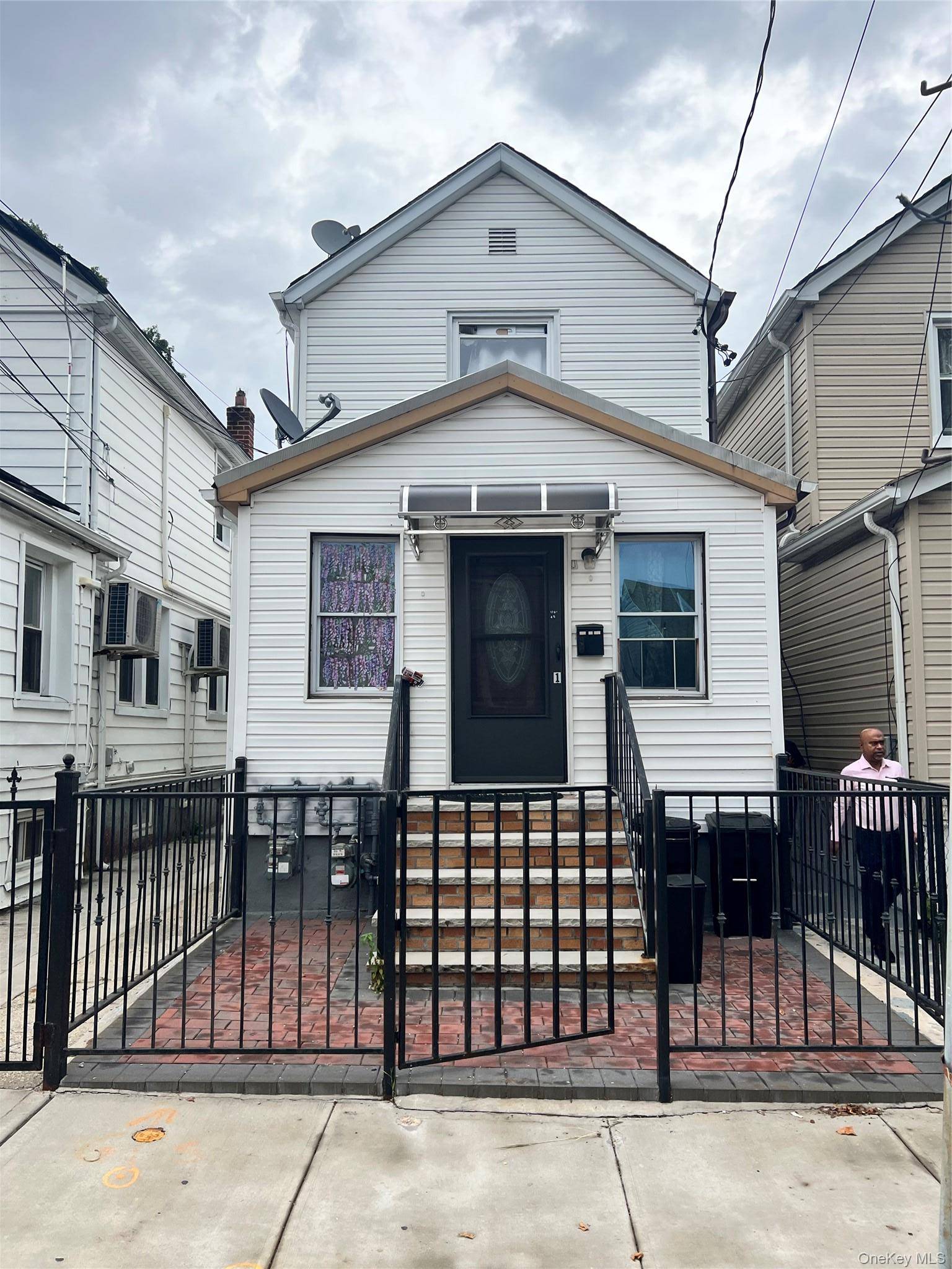 11645 146th ST, Jamaica, NY 11436