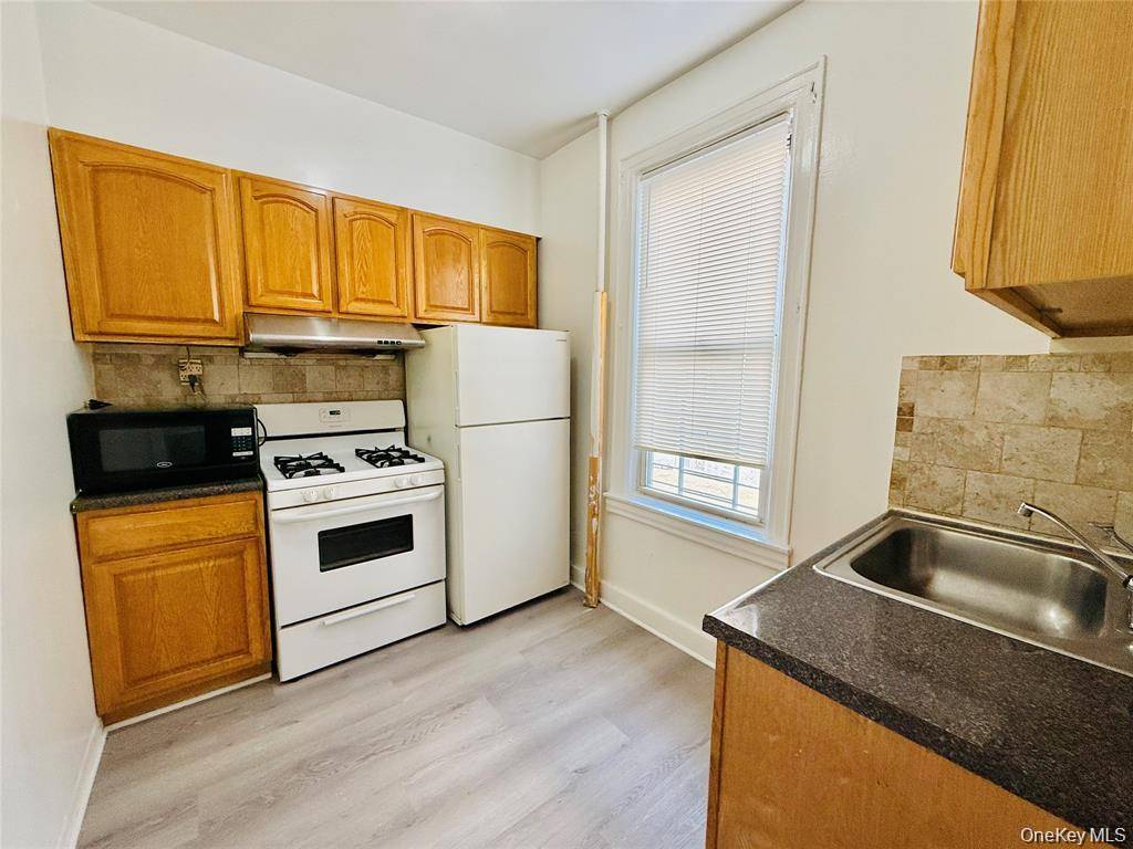1823 Radcliff AVE, Bronx, NY 10462