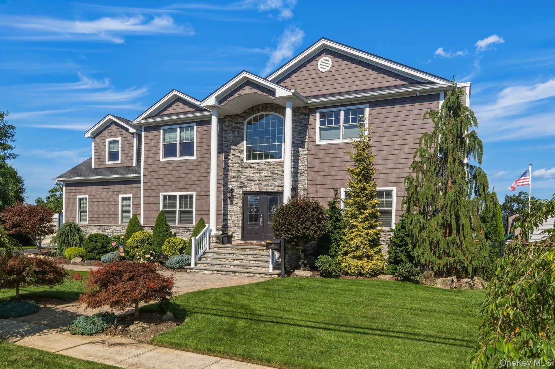 40 Highwater AVE, Massapequa, NY 11758