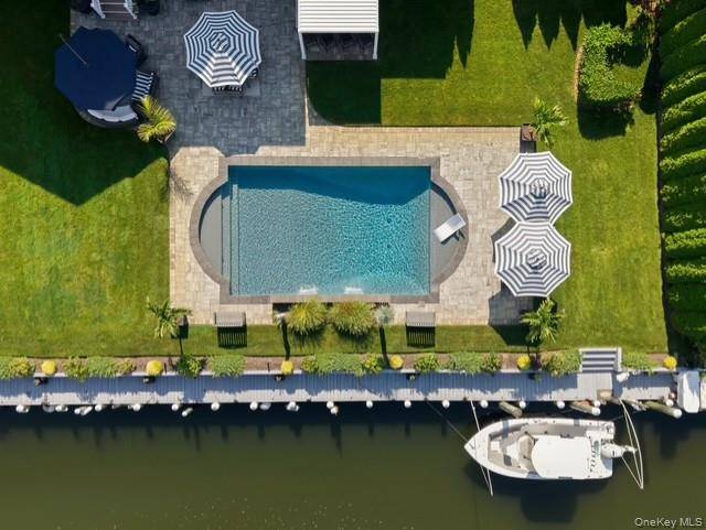 40 Highwater AVE, Massapequa, NY 11758