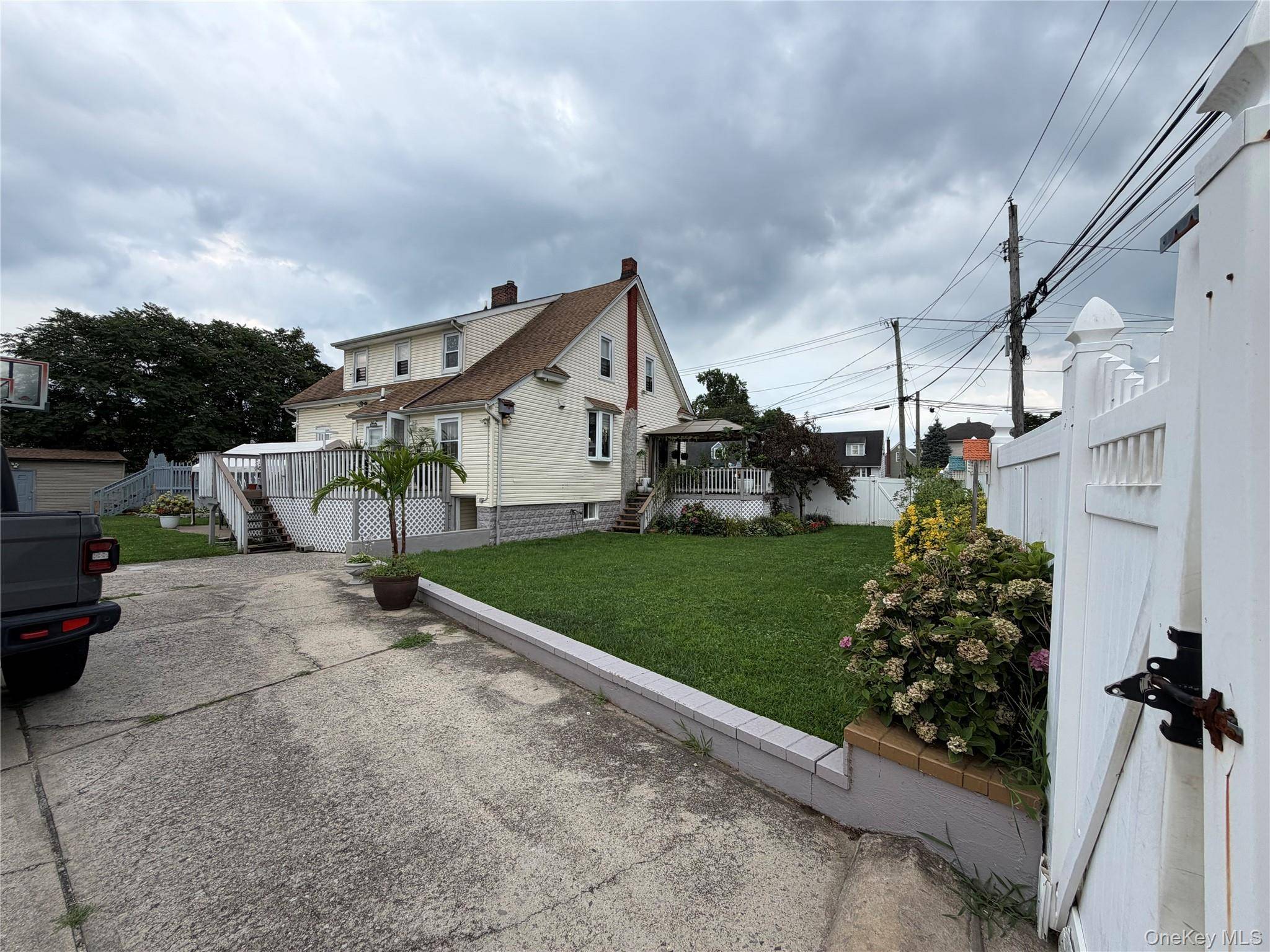 611 Park AVE, Uniondale, NY 11553