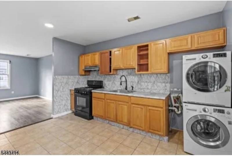 132 E Main St #2, Paterson City, NJ 07522