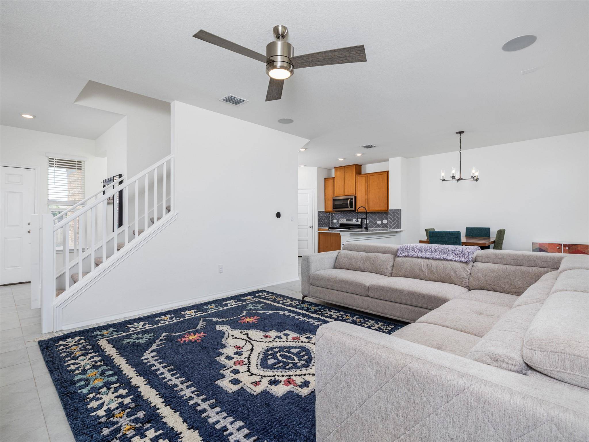 7106 Summer Tanager DR #18, Austin, TX 78744