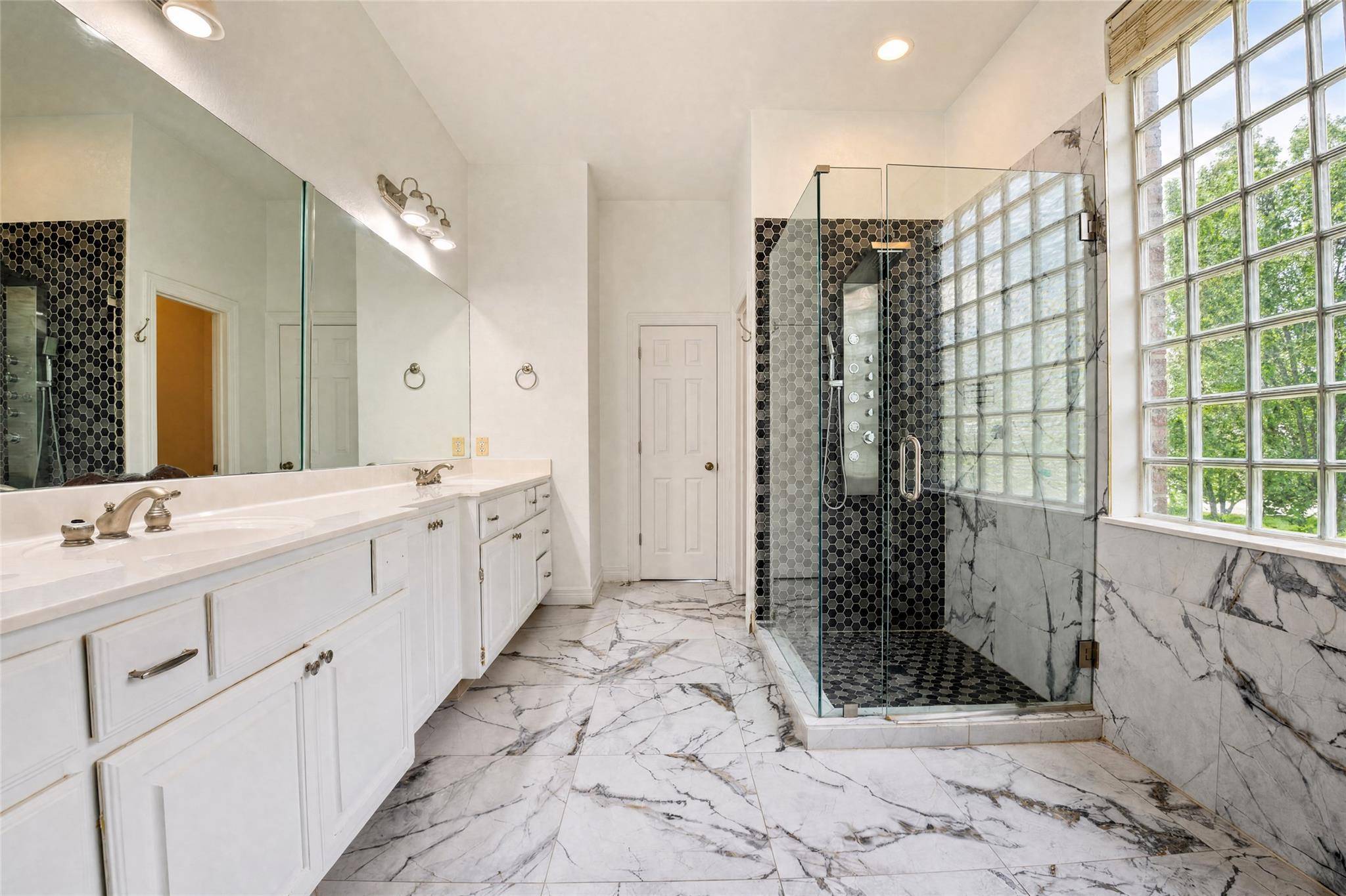 2260 Fernspring DR, Round Rock, TX 78665
