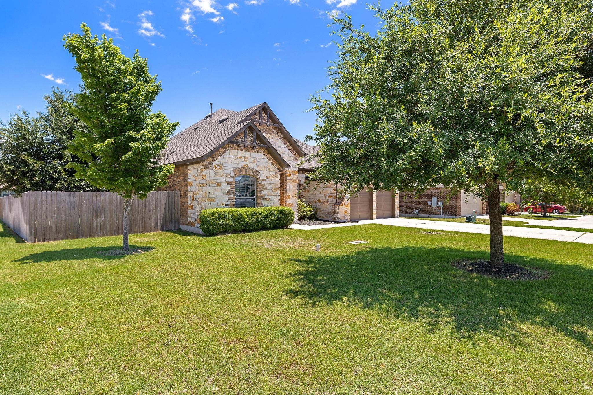 6901 Leonardo DR, Round Rock, TX 78665