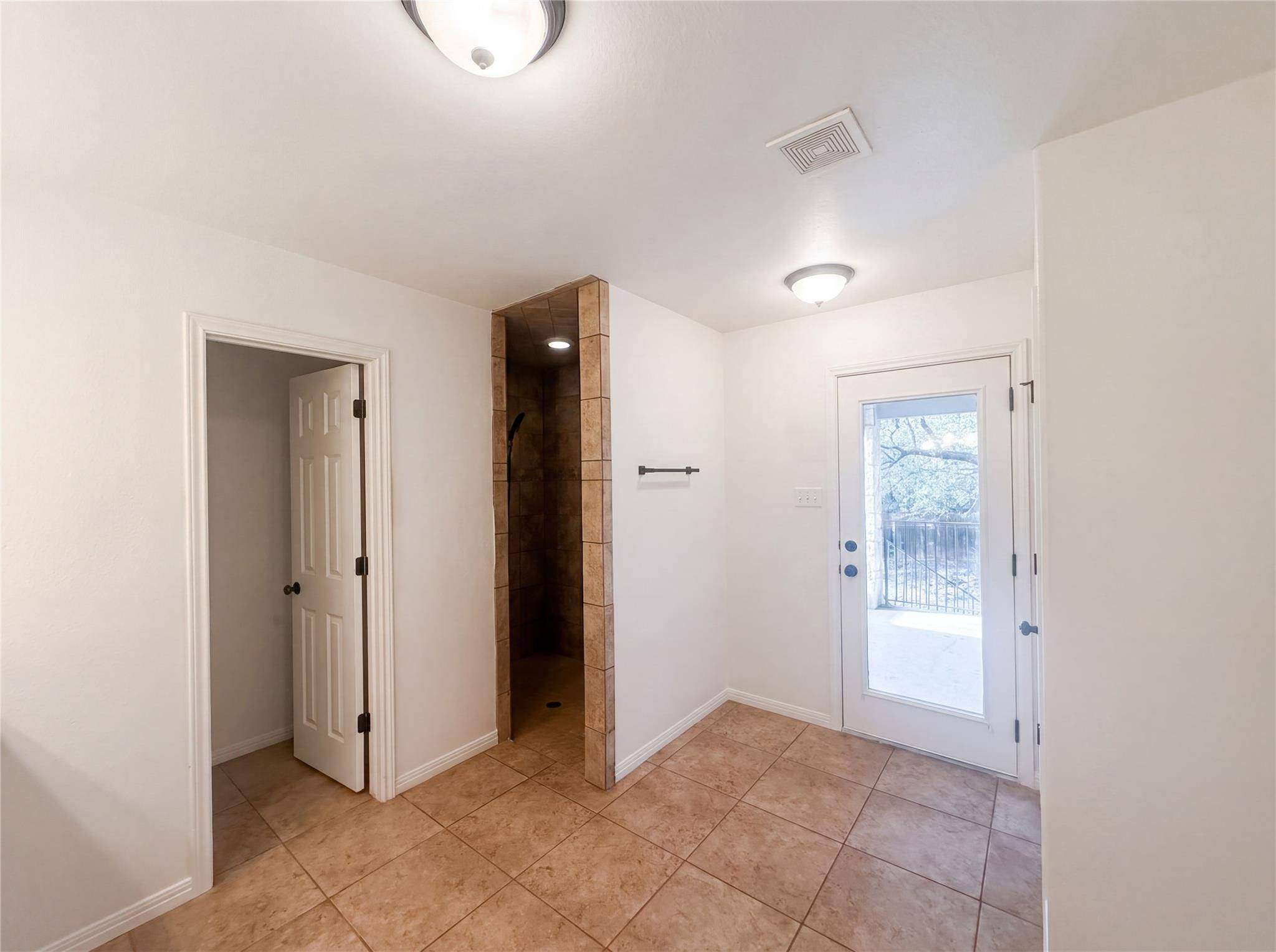12 Birchwood CIR, Wimberley, TX 78676