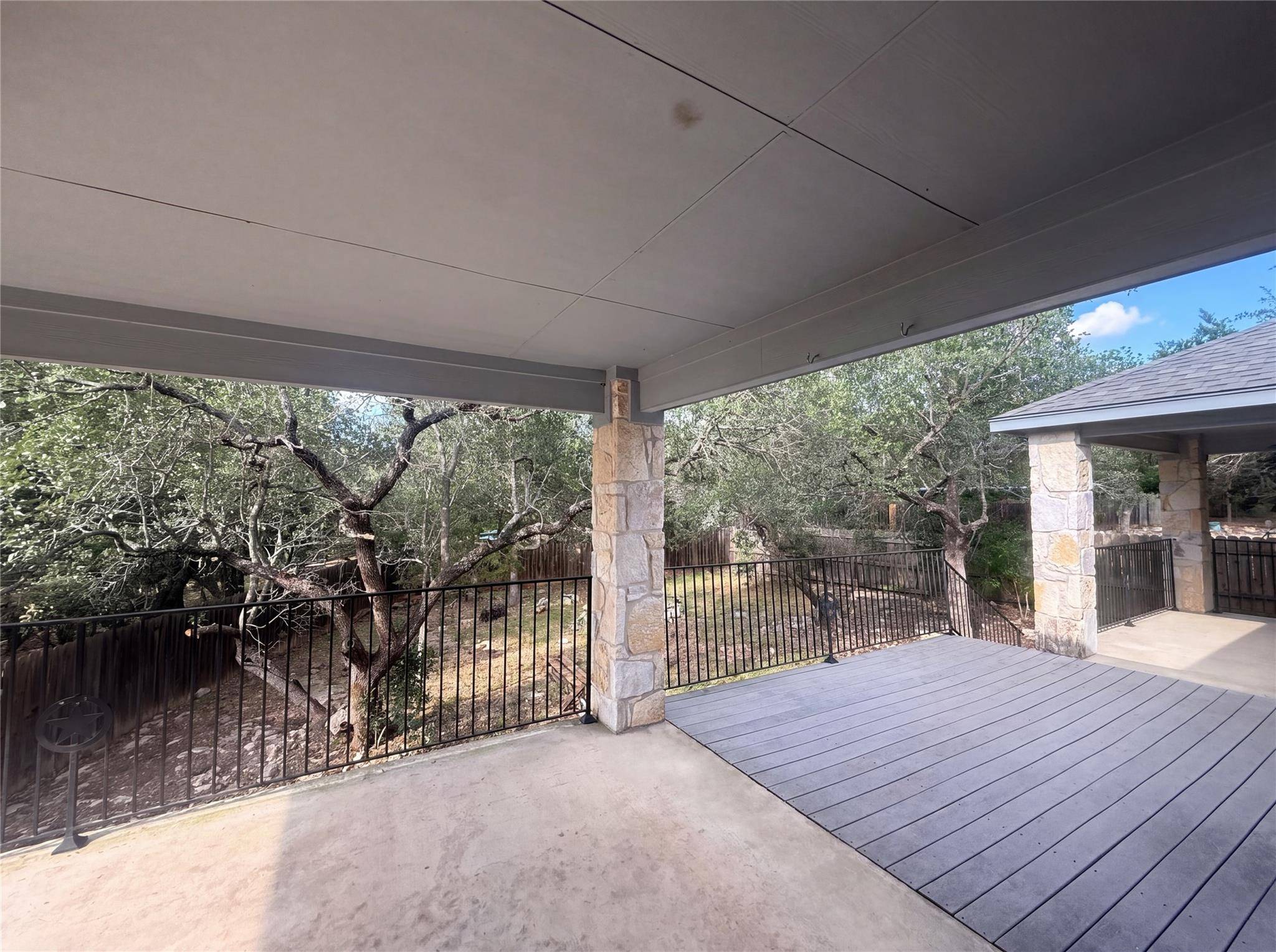 12 Birchwood CIR, Wimberley, TX 78676
