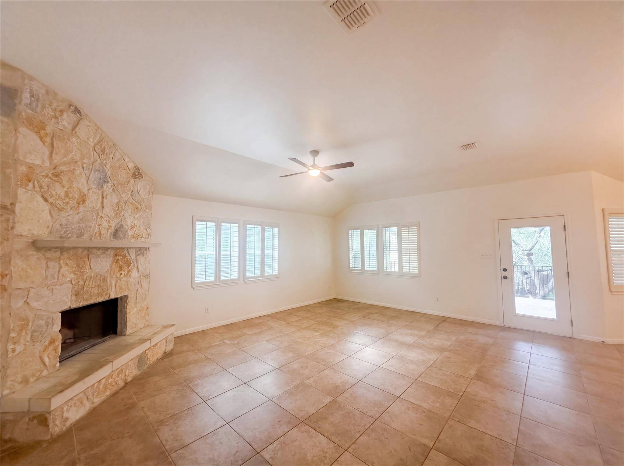 12 Birchwood CIR, Wimberley, TX 78676