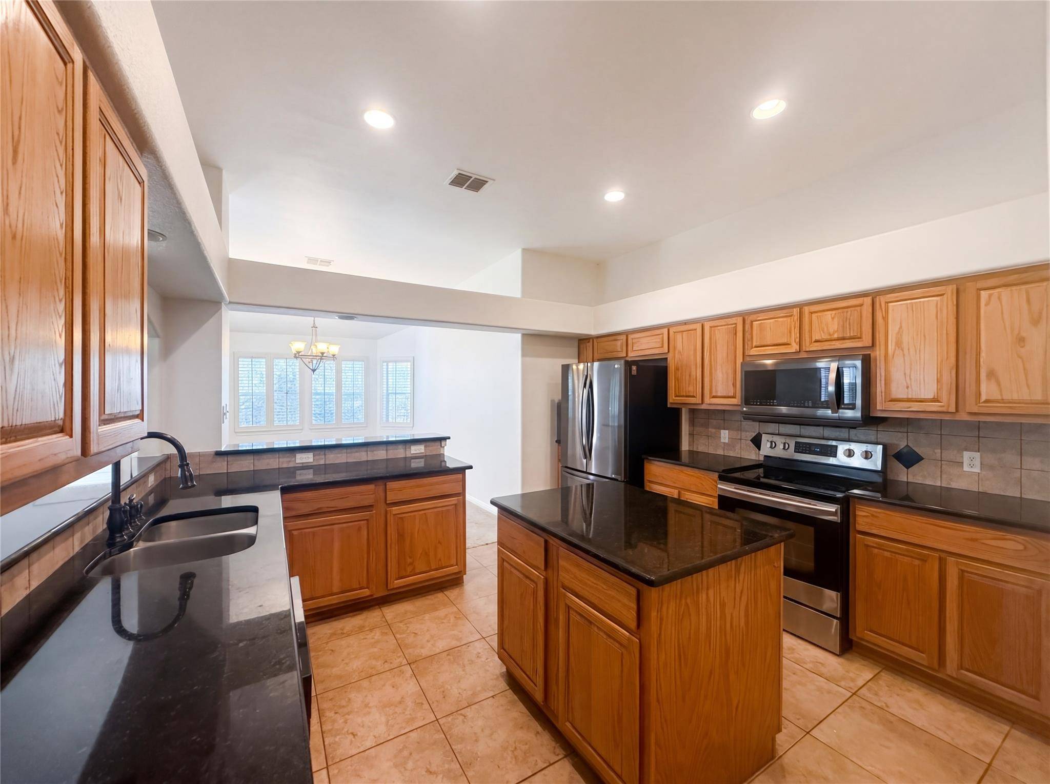 12 Birchwood CIR, Wimberley, TX 78676