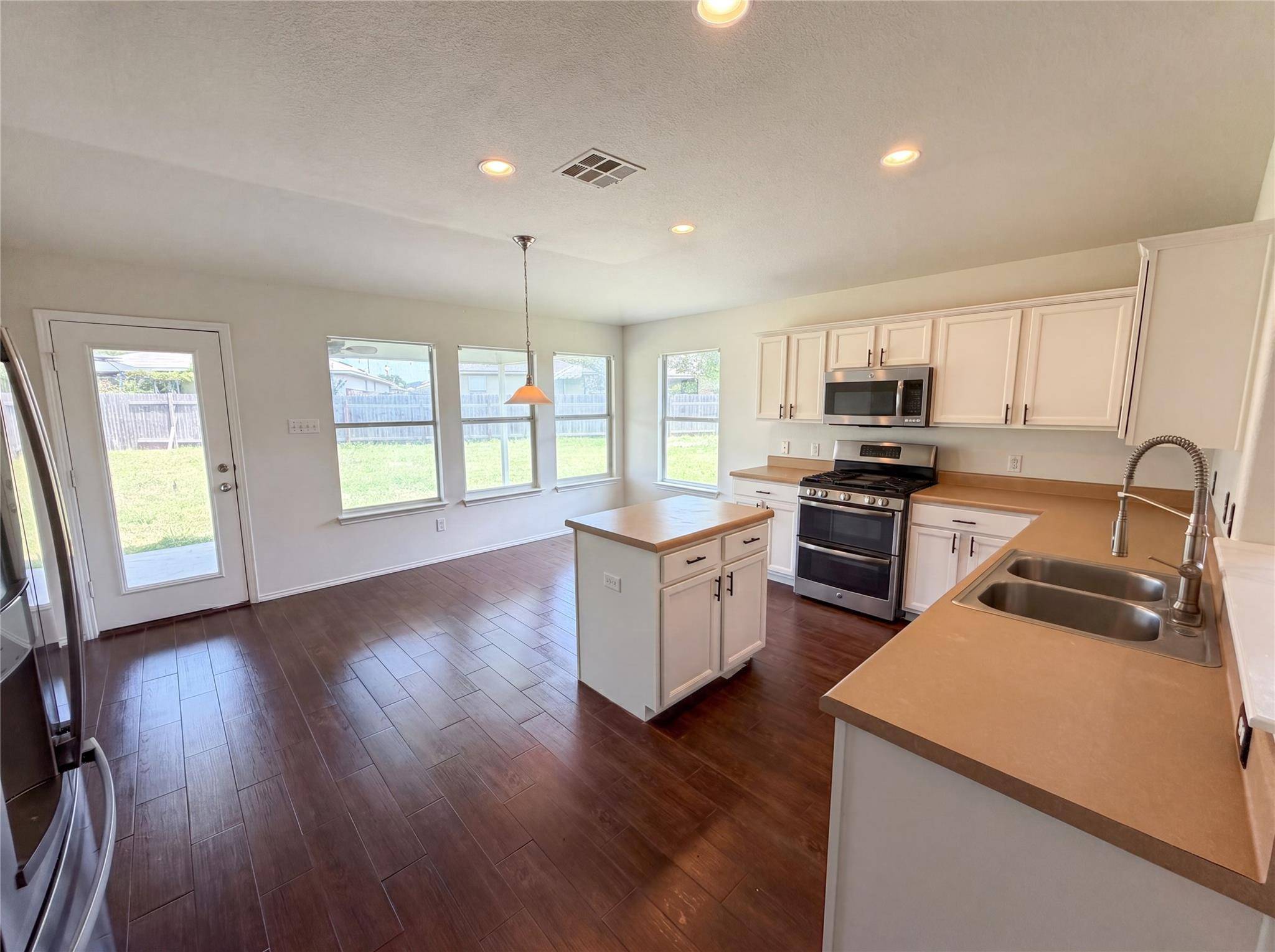 12816 Wooly Bucket CV, Elgin, TX 78621