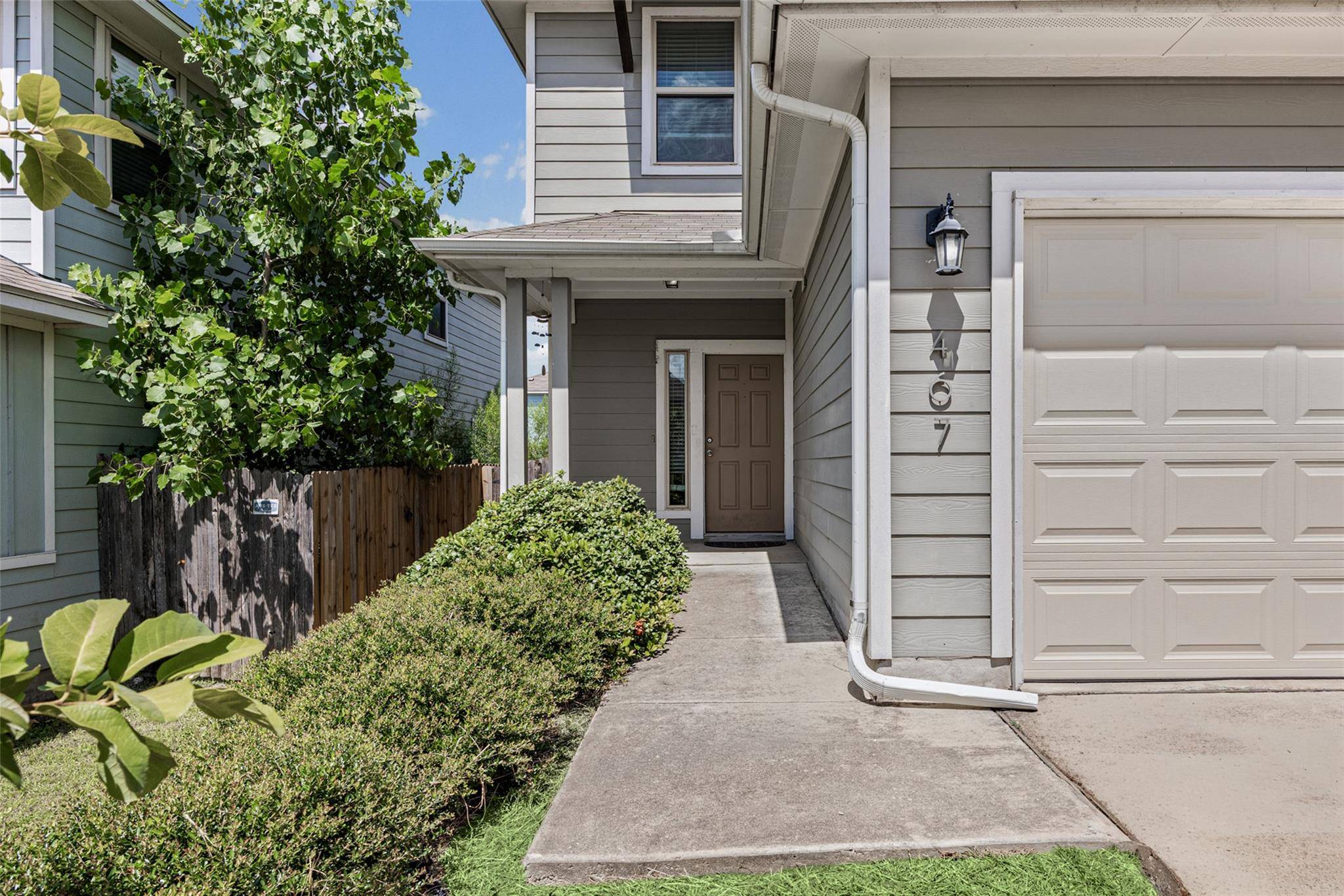 467 Twisted Oaks LN, Buda, TX 78610