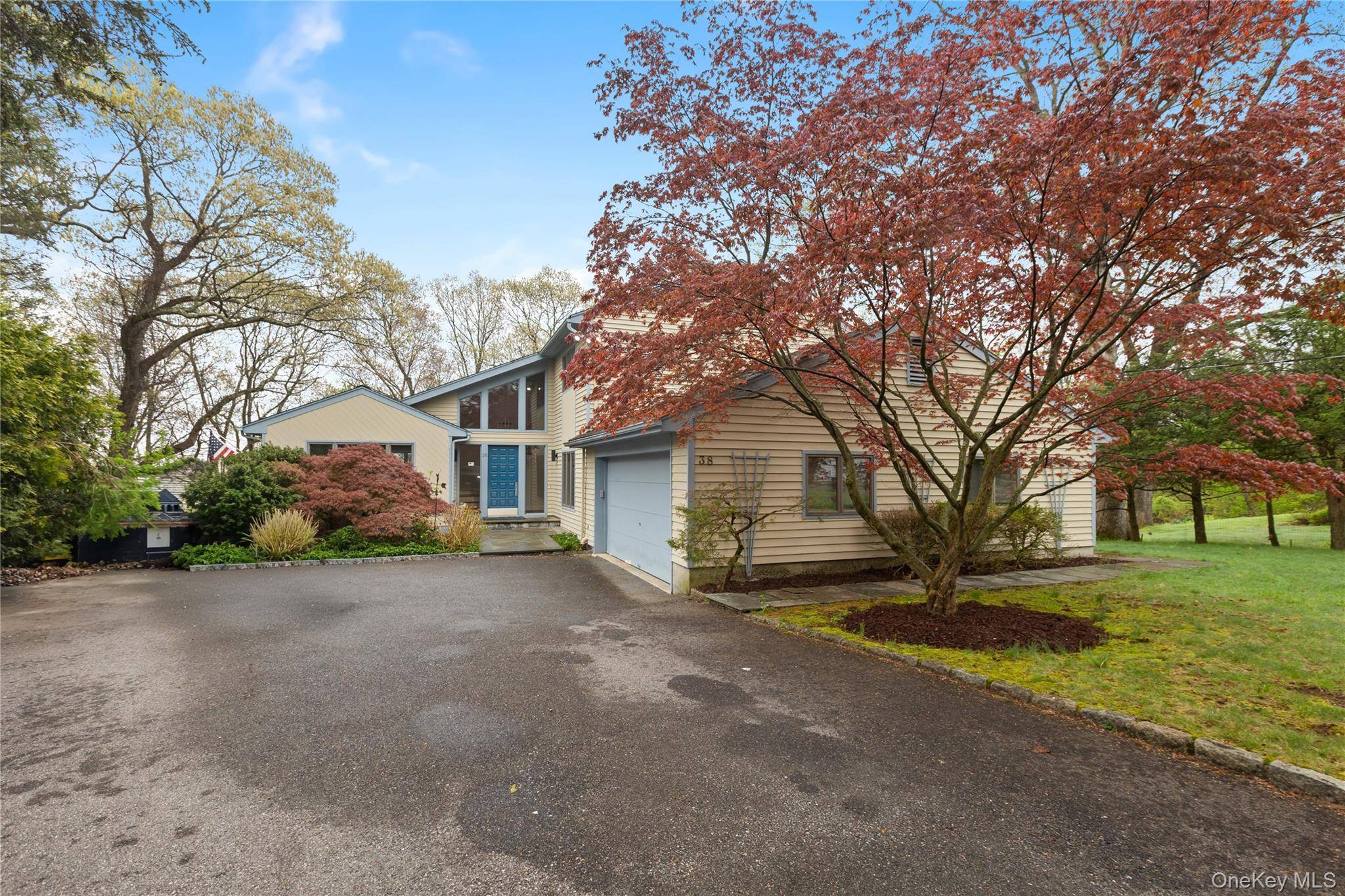 38 Westerly LN, Thornwood, NY 10594