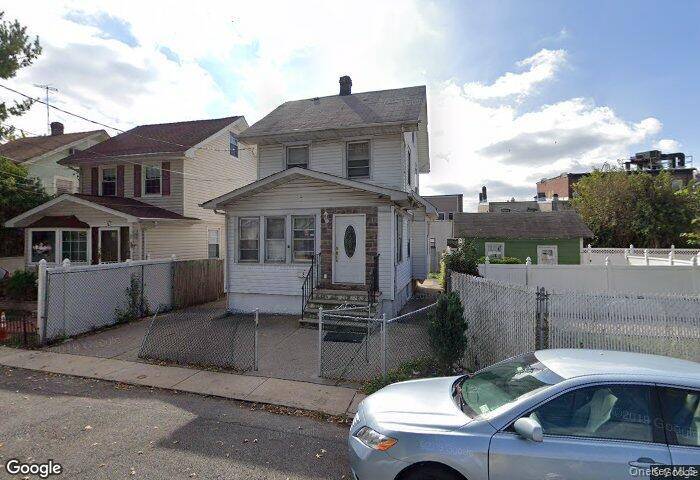 3 Taylor CT, Staten Island, NY 10310