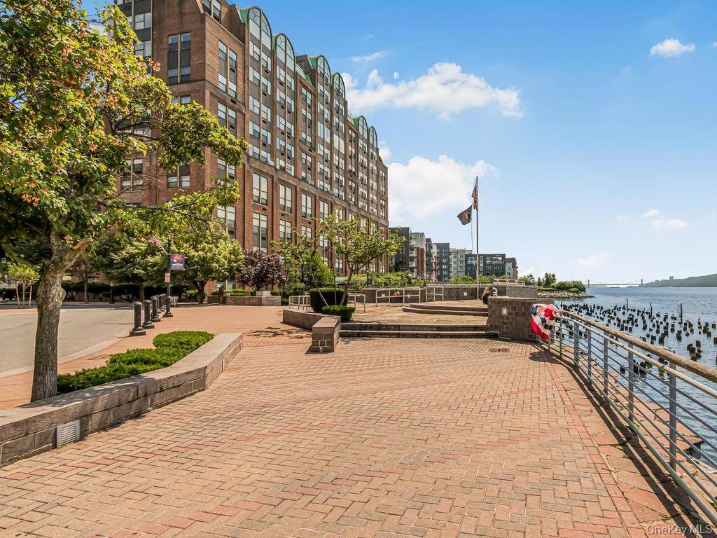 23 Water Grant ST #8I, Yonkers, NY 10701