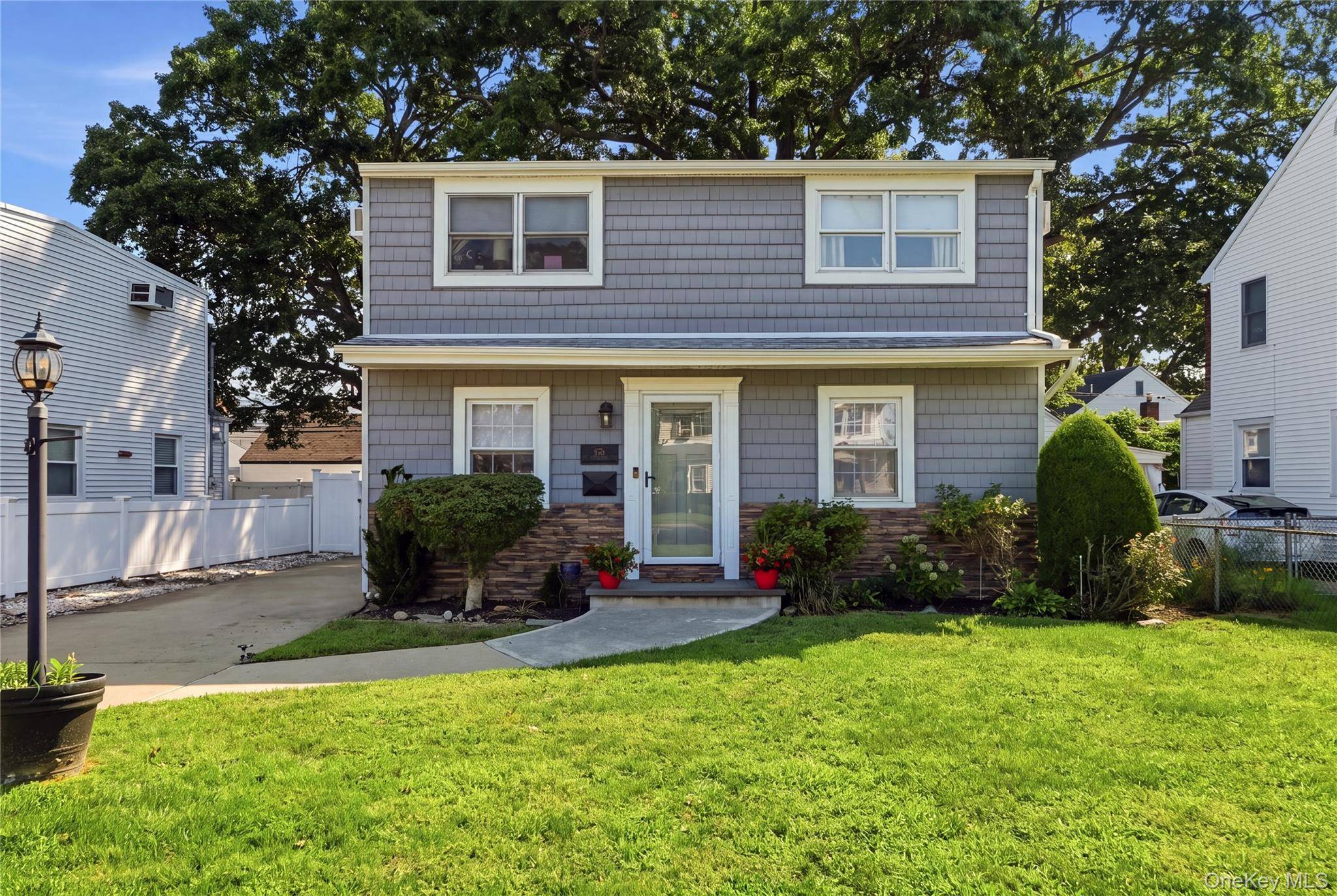 205 Stuart RD, Valley Stream, NY 11581