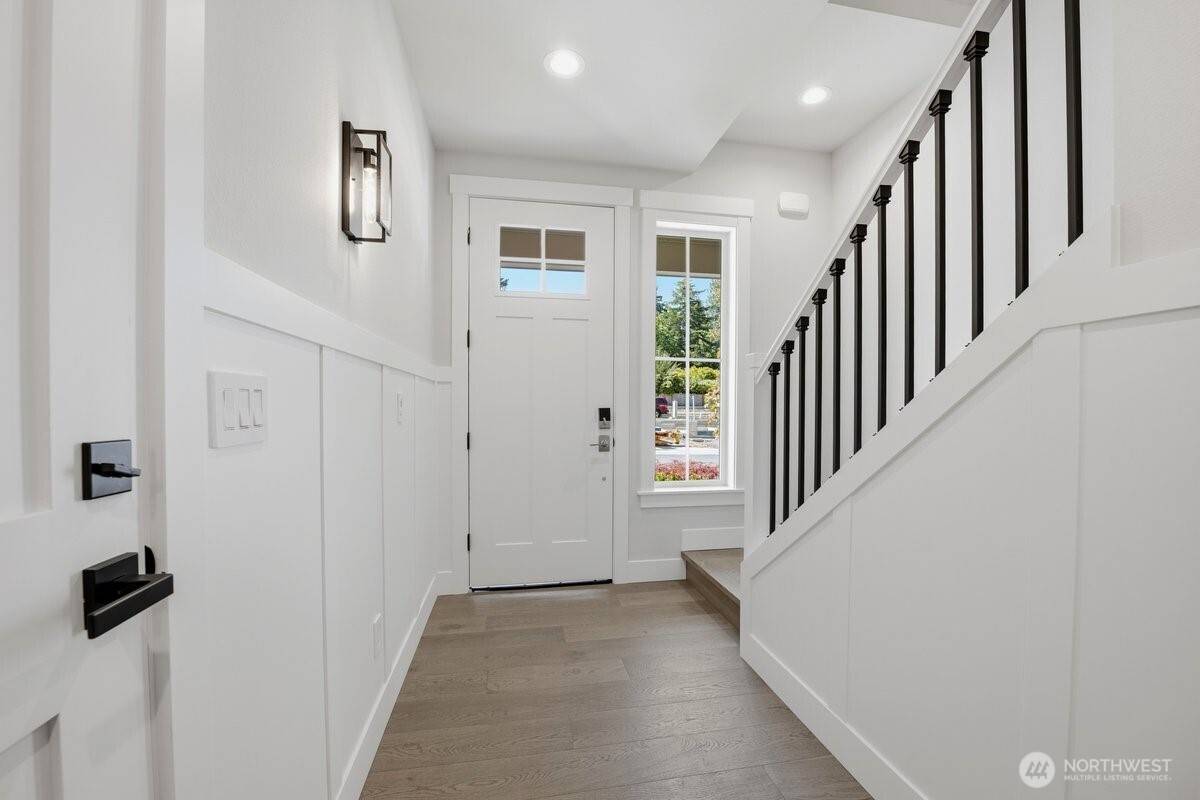 8525 230th PL SW #11, Edmonds, WA 98026