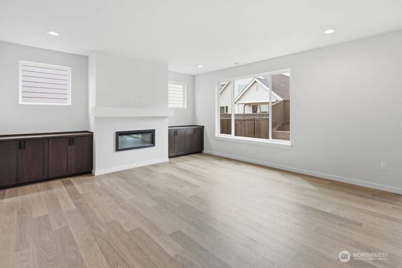 9318 71st AVE E #11, Puyallup, WA 98371