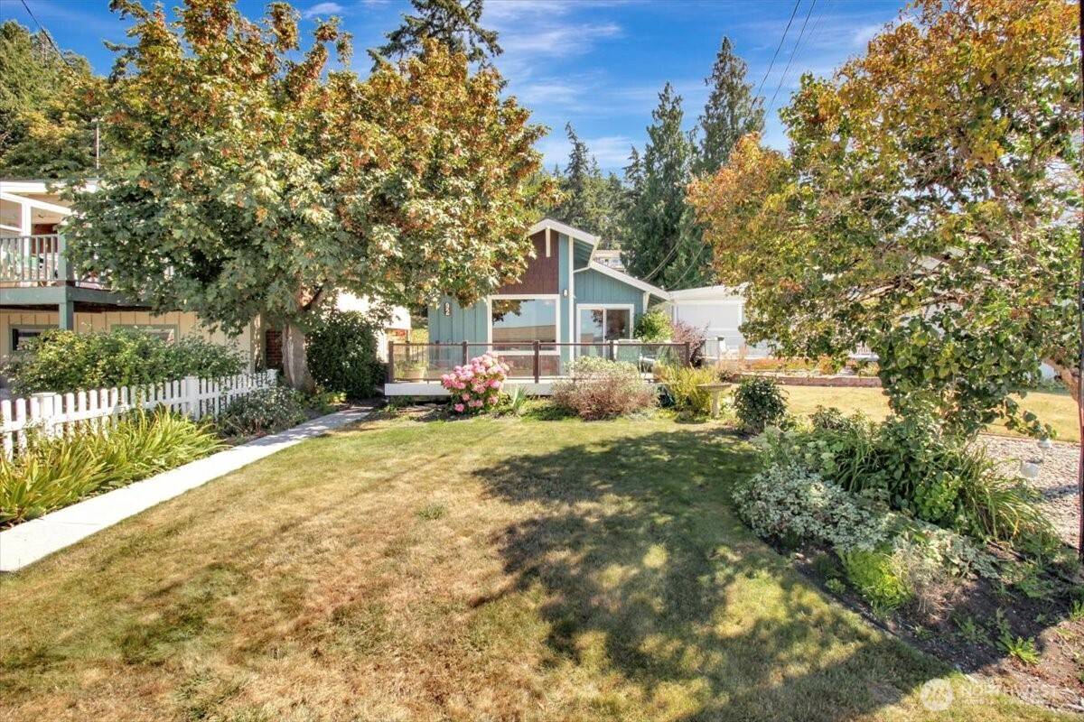 92 Utsalady RD, Camano Island, WA 98282