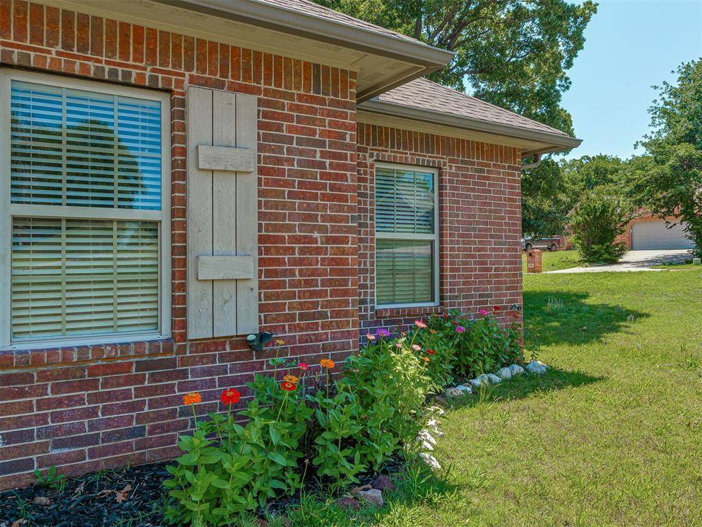 8624 Mallard LN, Edmond, OK 73034