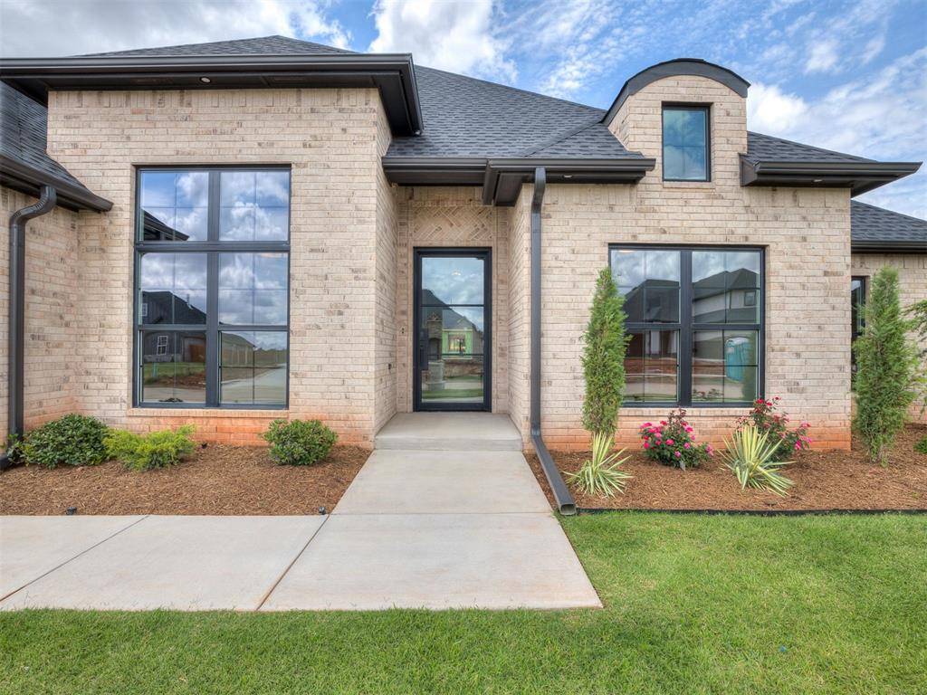 2229 W Cole DR, Mustang, OK 73064