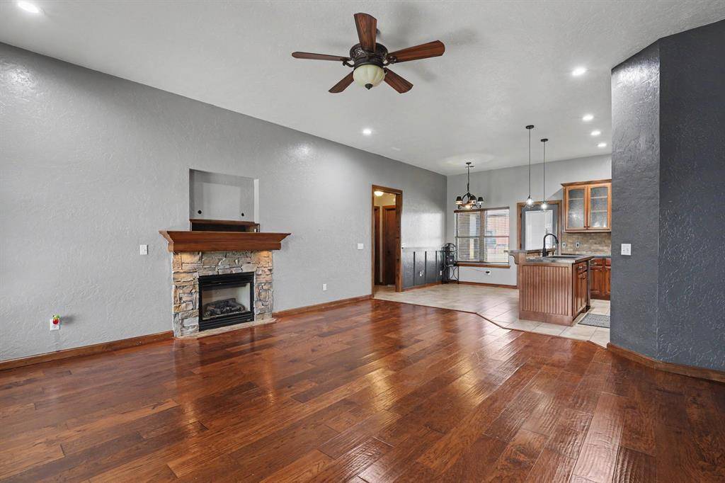 403 Scissor Tail LN, Tuttle, OK 73089