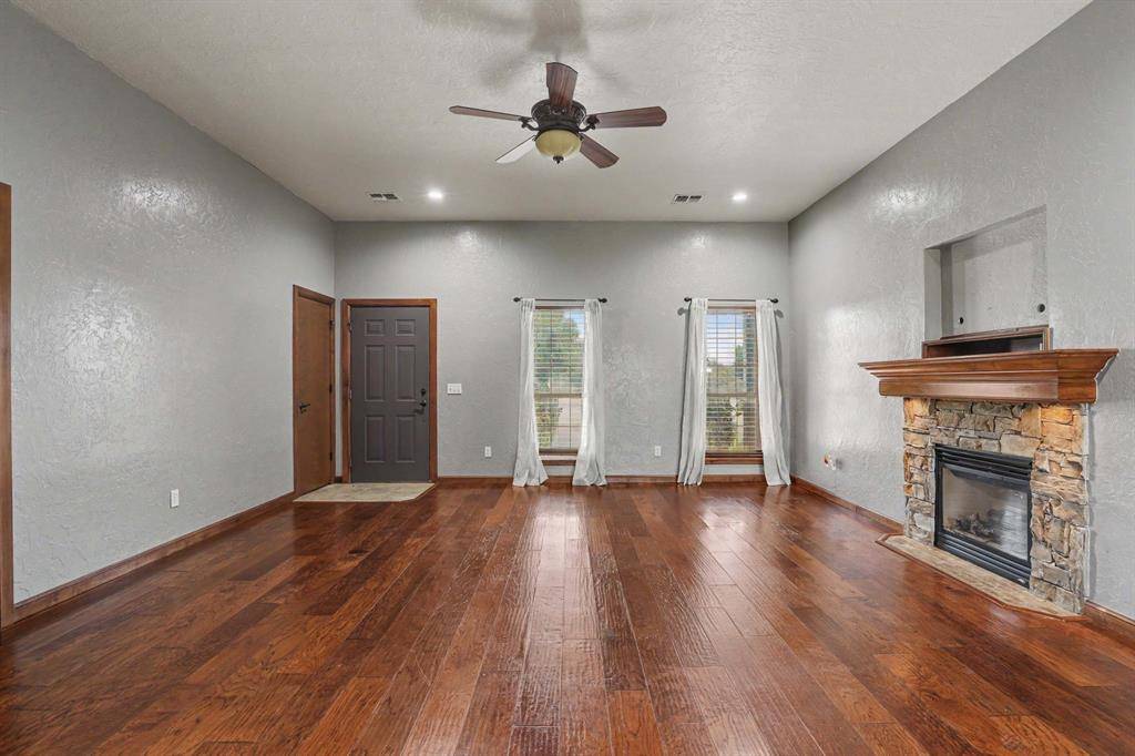 403 Scissor Tail LN, Tuttle, OK 73089