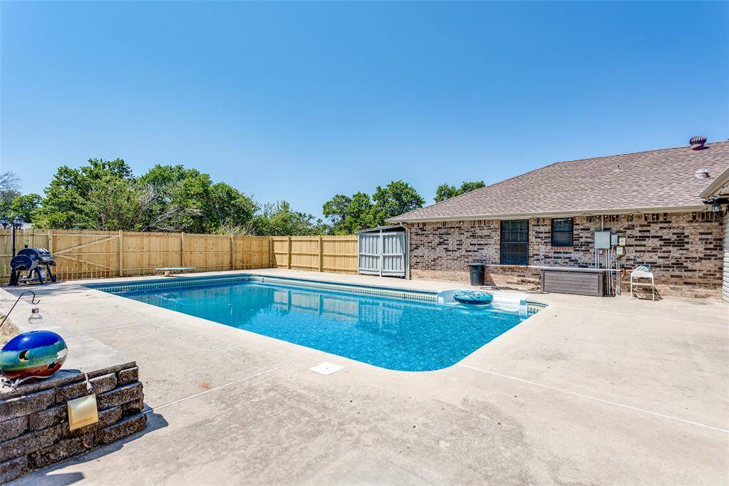 402 Ash RD, Choctaw, OK 73020