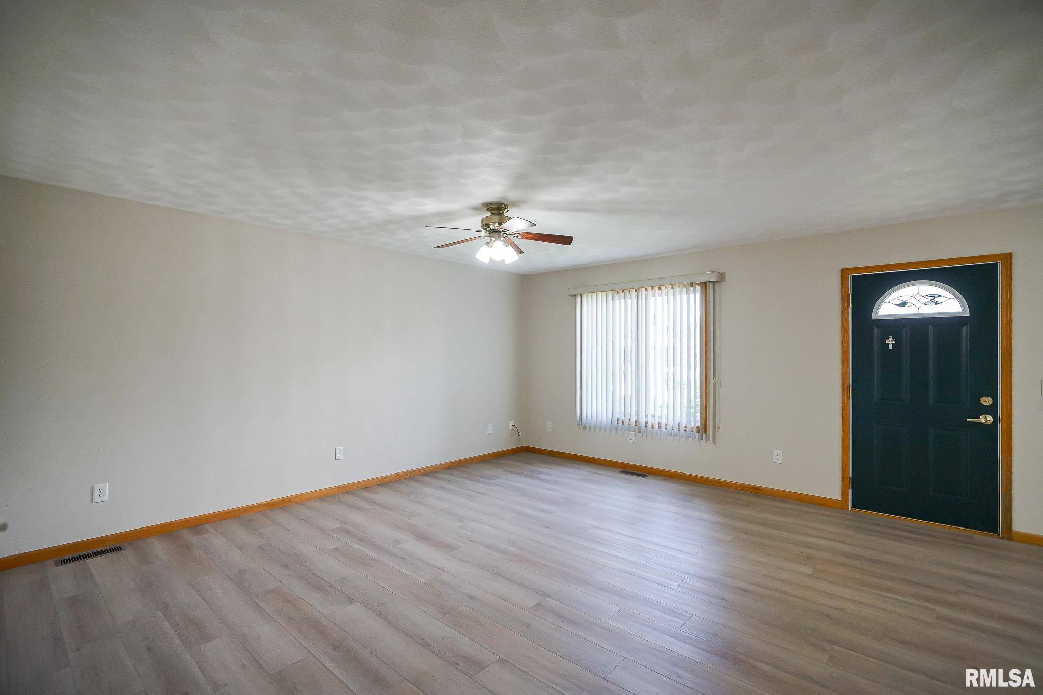 130 EASY ST, Washington, IL 61571