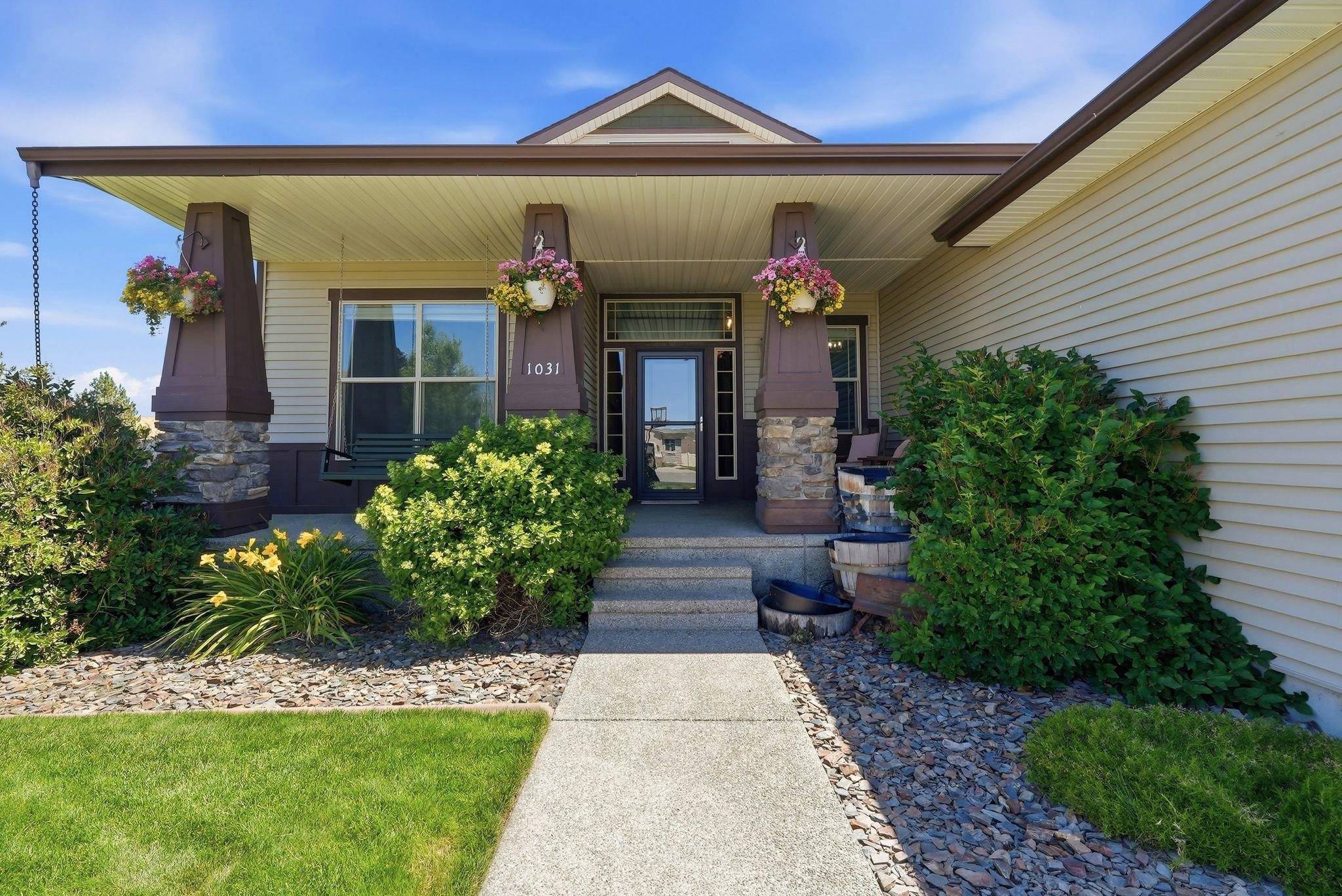 1031 S Kayla Ct, Greenacres, WA 99016